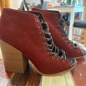 Chic Suede Lace-Up Heeled Boots